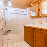 In Mit Geraeumigem Balkon Und Weitem Blick By Interhome Appartement Chamonix
