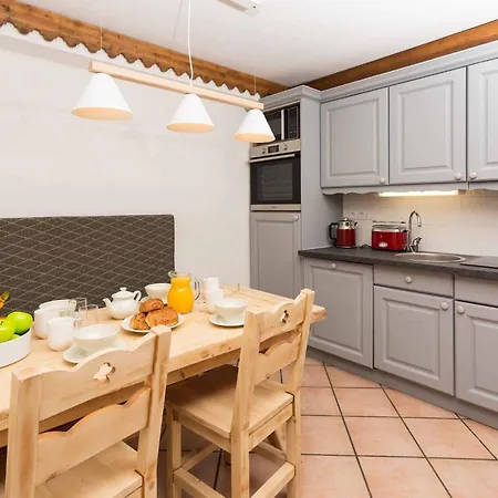 In Mit Geraeumigem Balkon Und Weitem Blick By Interhome