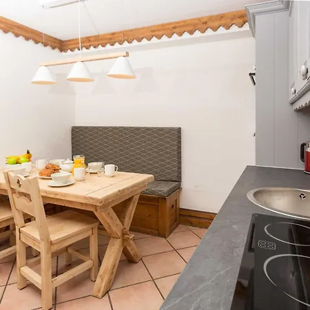 Appartamento In Mit Geraeumigem Balkon Und Weitem Blick By Interhome *