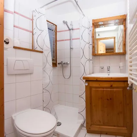 Appartamento In Mit Geraeumigem Balkon Und Weitem Blick By Interhome *