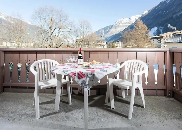 In Mit Geraeumigem Balkon Und Weitem Blick By Interhome