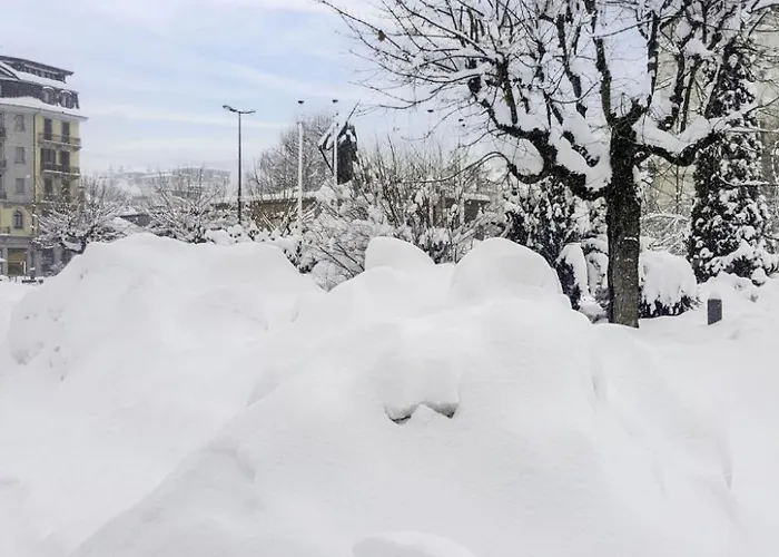 In Mit Geraeumigem Balkon Und Weitem Blick By Interhome *
